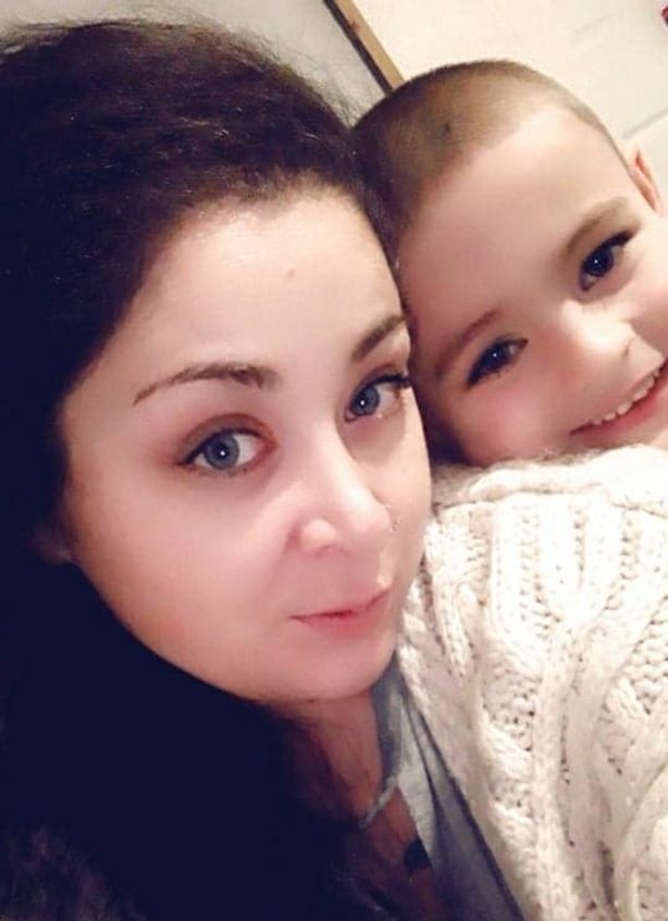 cô gái mắc bệnh lạ ảnh 2 co gai mac benh la anh 2