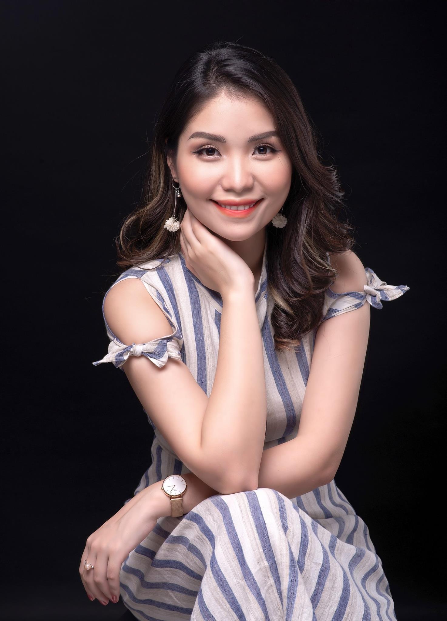 tu tiep vien hang khong thanh co giao anh 4