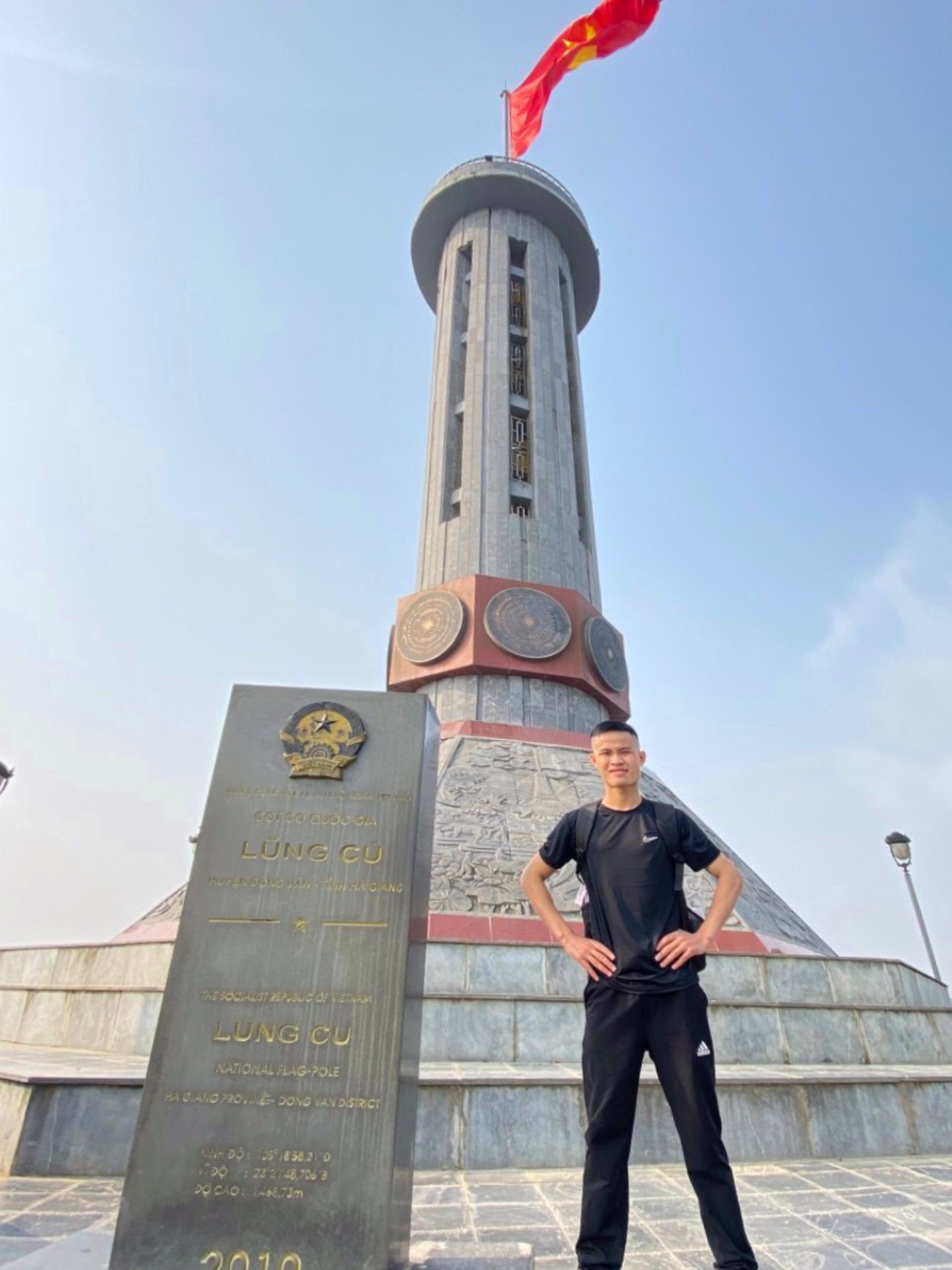 chang trai di bo xuyen viet anh 2