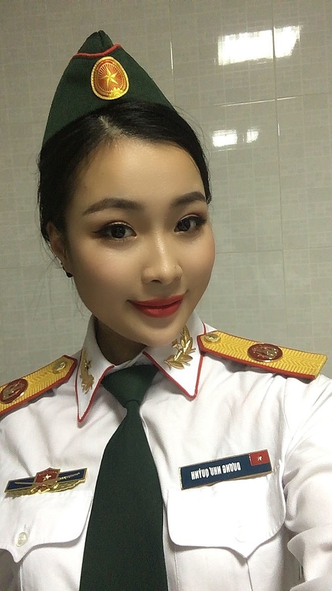 nổi tiếng nhờ đi làm thẻ căn cước công dân ảnh 2 noi tieng nho di lam the can cuoc cong dan anh 2