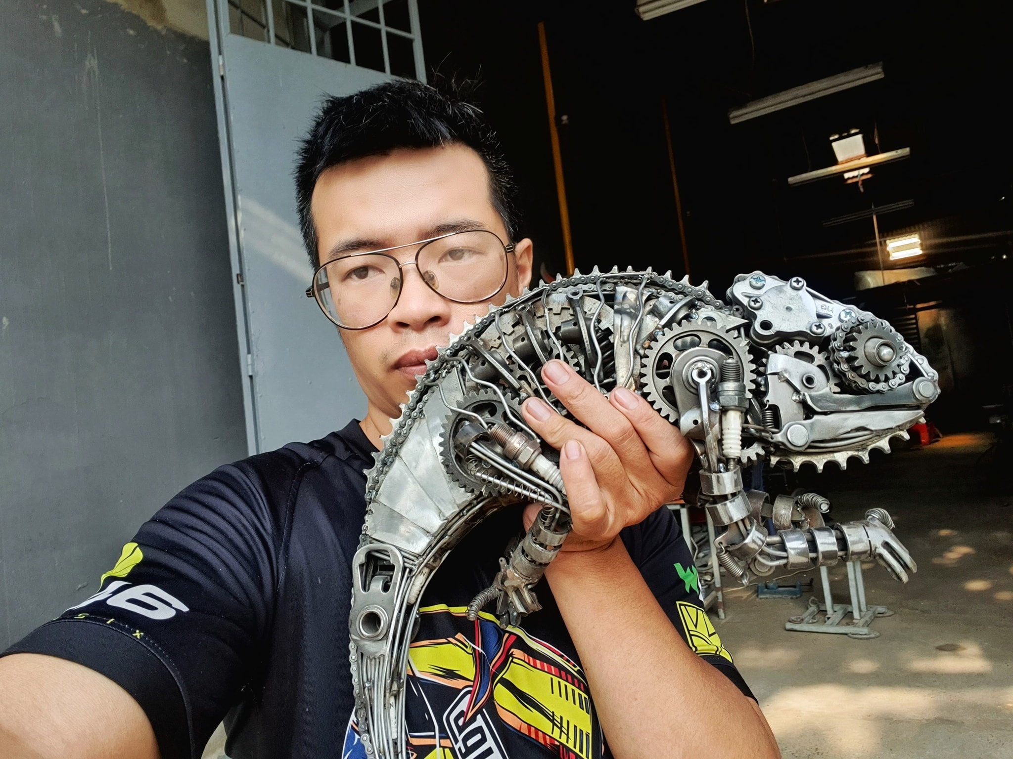 chàng trai đam mê chế tạo cơ khí nghệ thuật ảnh 1 chang trai dam me che tao co khi nghe thuat anh 1