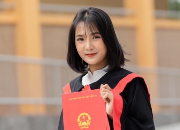 Giao vien thuc tap duoc quan tam tren mang nho buc anh chup len hinh anh