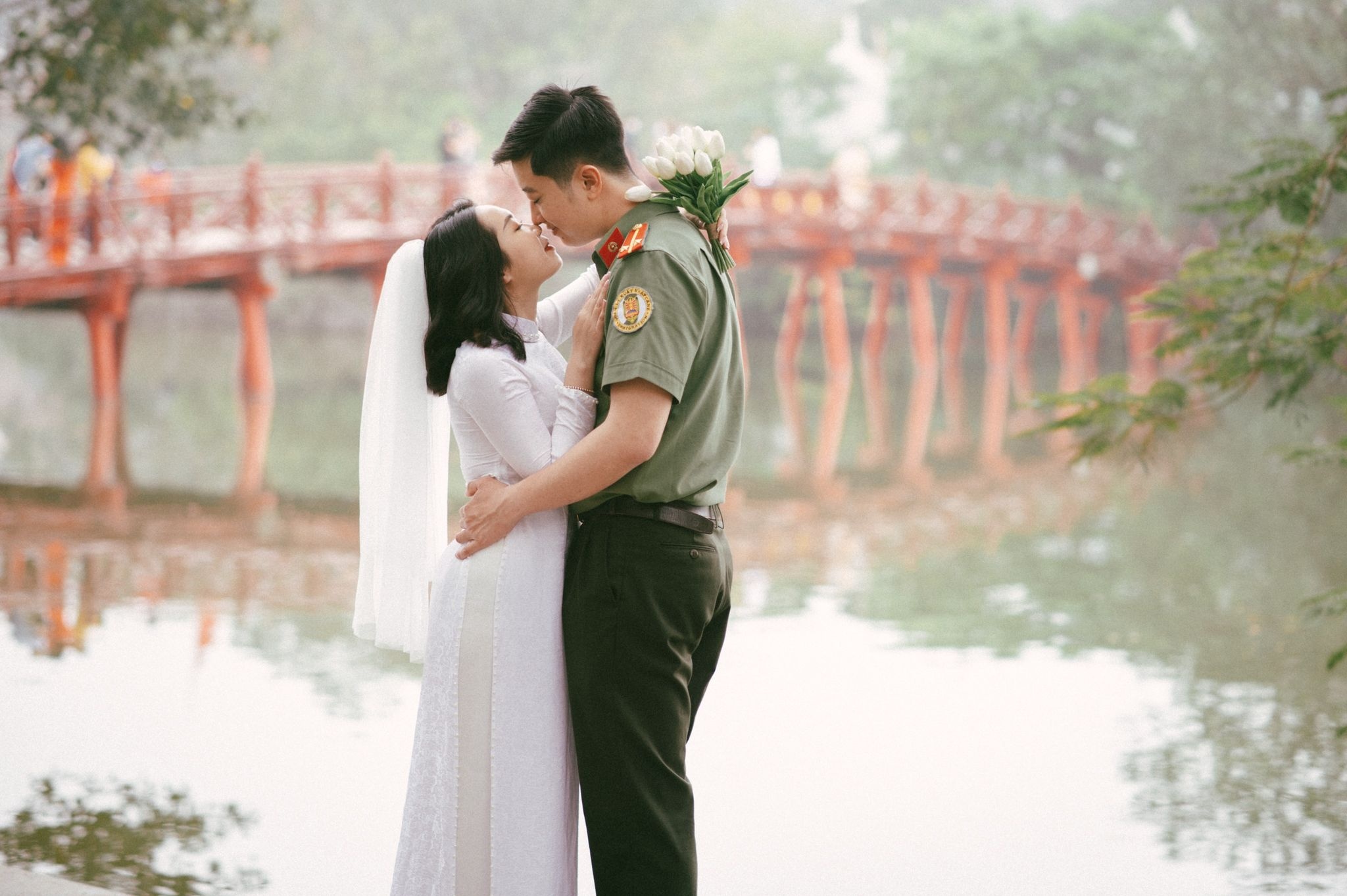 chuyen tinh ho chieu anh 2