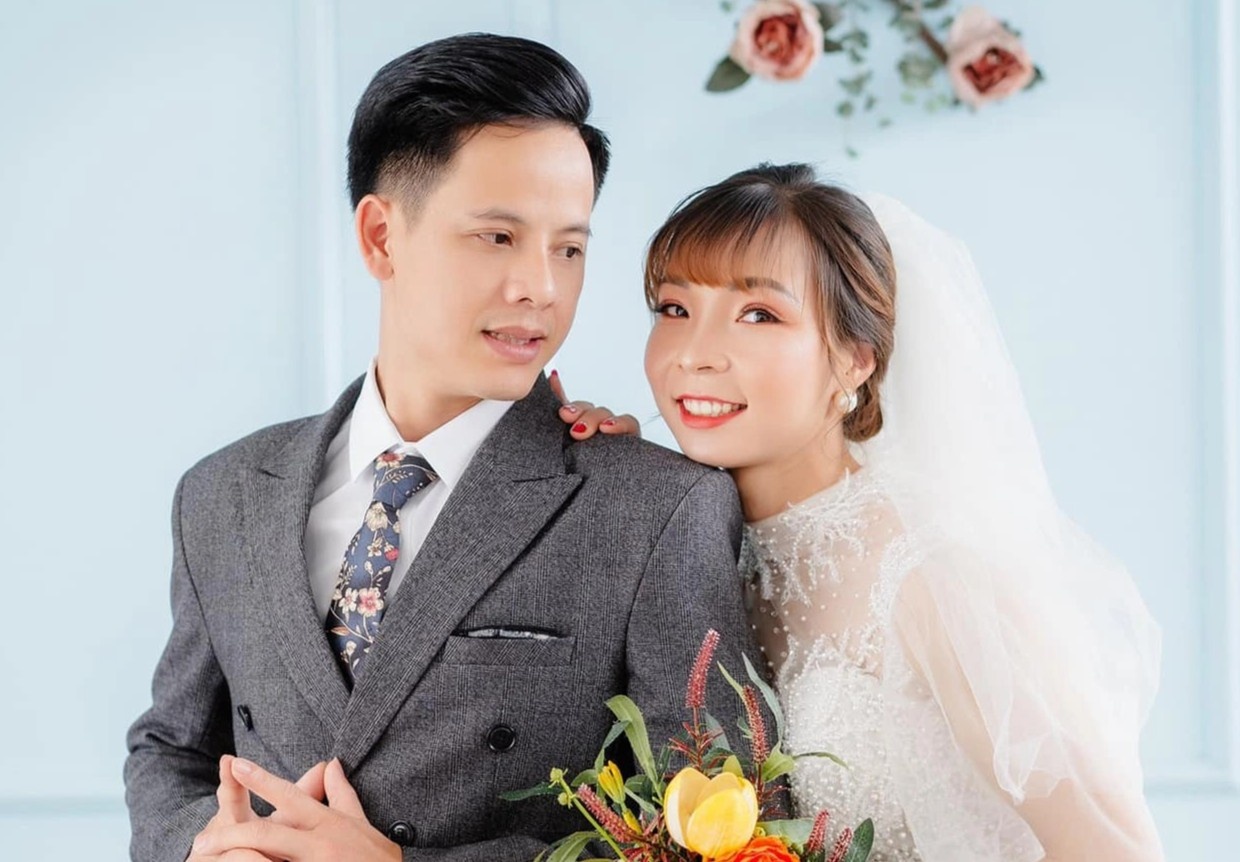 Nu cau thu ket hon voi chang tai xe cua Lien doan Bong da Viet Nam hinh anh