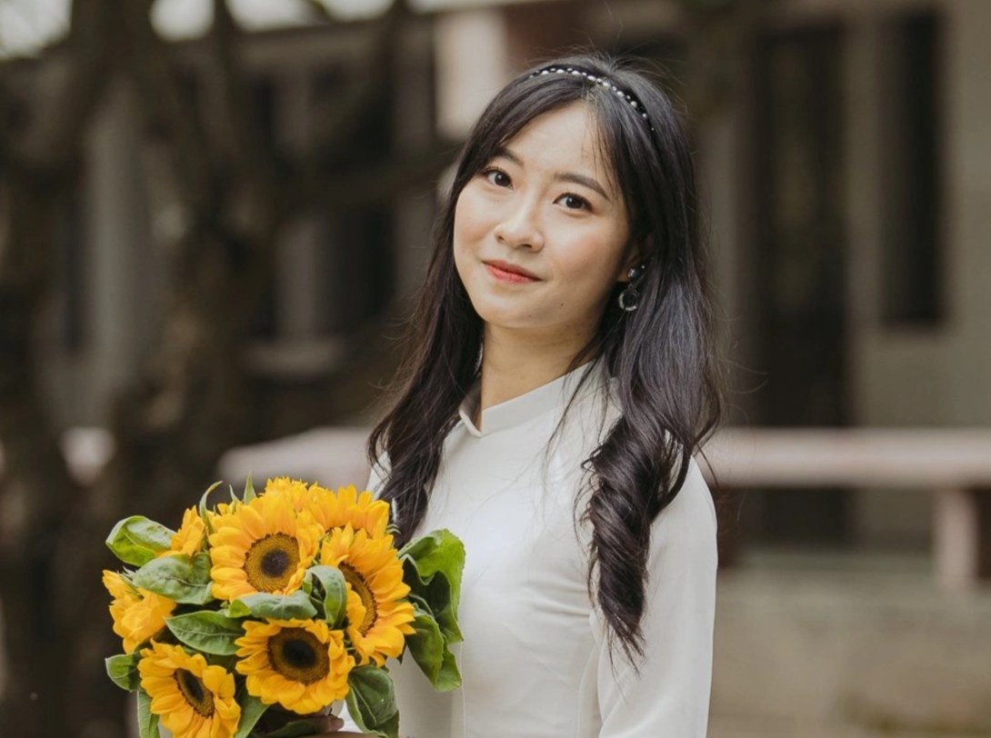 Nu thu khoa dau ra cua DH Xay dung hinh anh