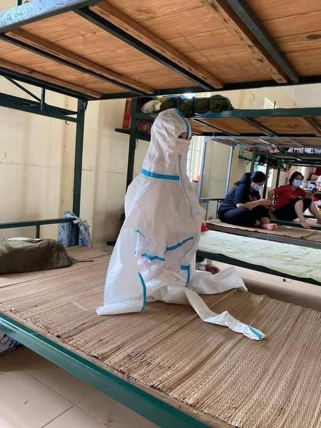 em be mac do bao ho kin mit anh 1