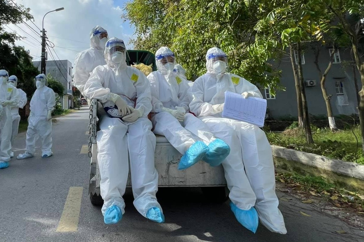 Sinh vien truong y chi co 3 tieng chuan bi de len duong den Bac Giang hinh anh