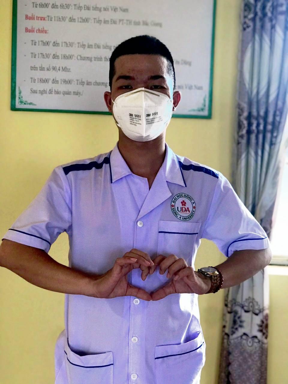 nam sinh tu da nang ra bac giang chong dich anh 1