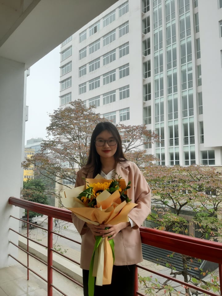 nu sinh tot nghiep loai xuat sac anh 1