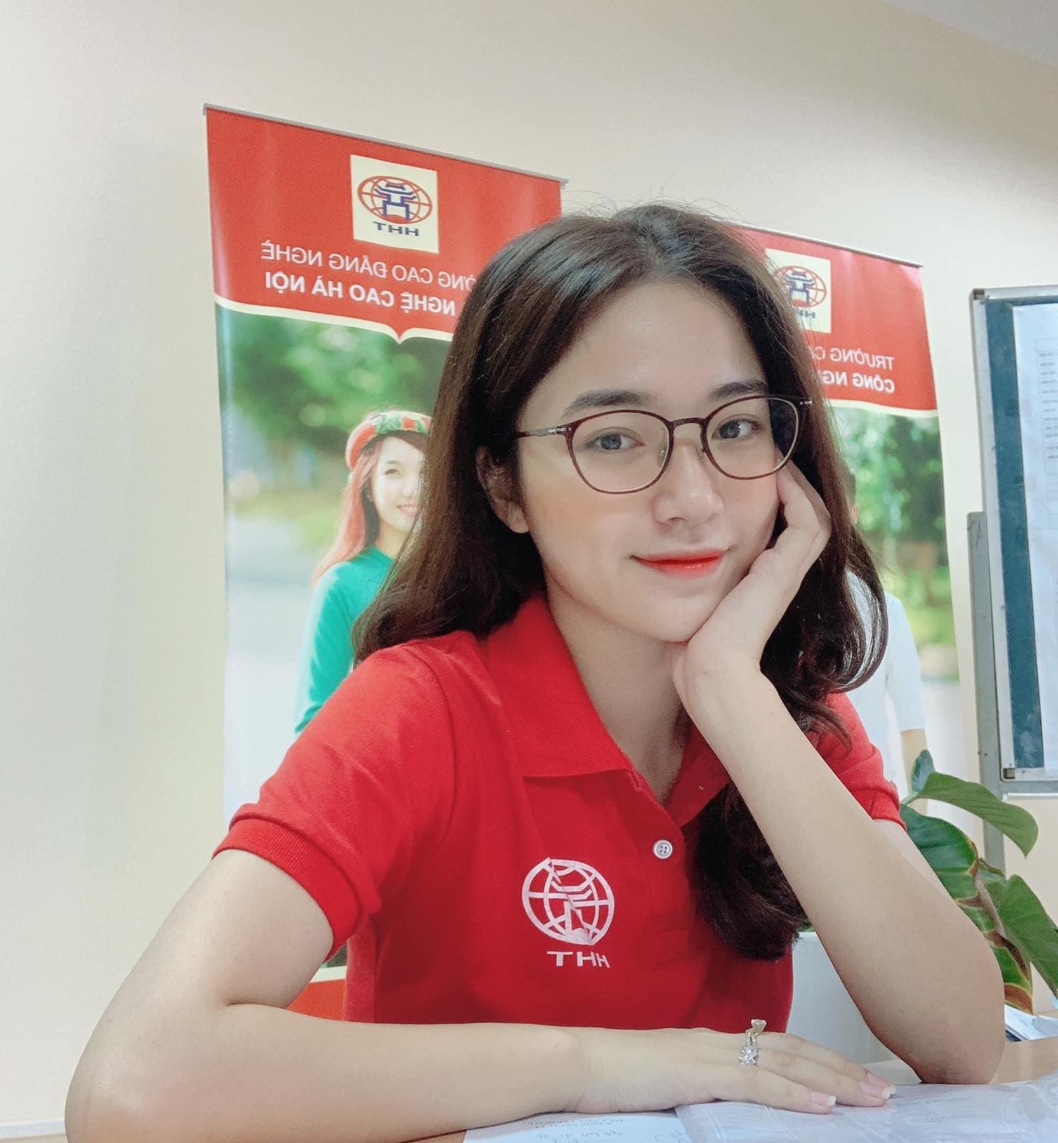 giang vien xinh dep truong cao dang nghe anh 12