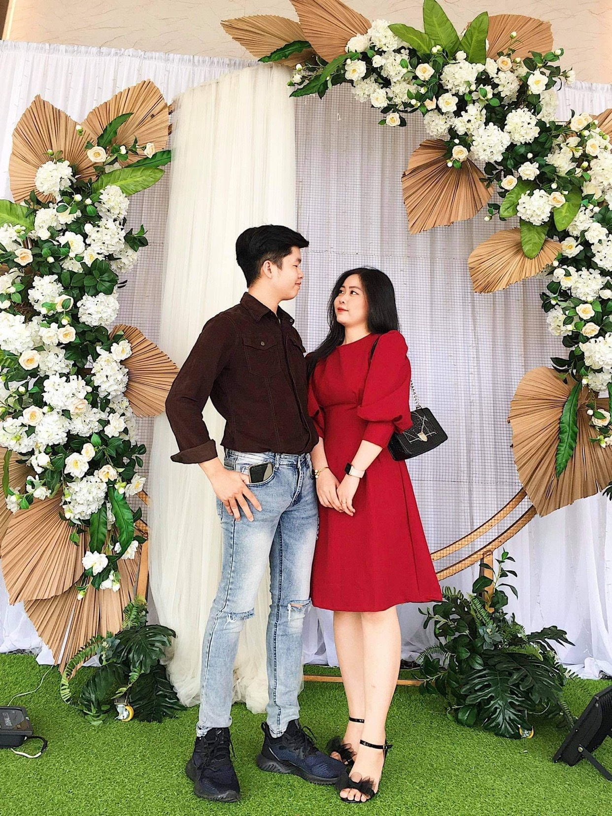 chuyện tình đôi trẻ cùng là fan Sơn Tùng ảnh 2 chuyen tinh doi tre cung la fan Son Tung anh 2