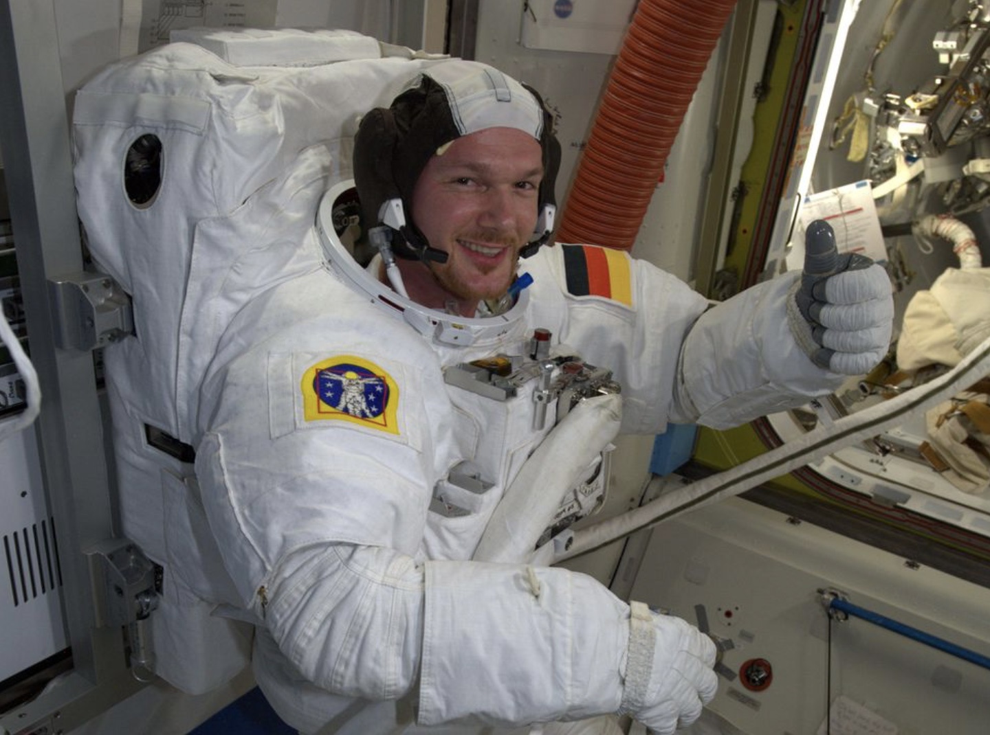 Tram vu tru ISS bi thung hinh anh