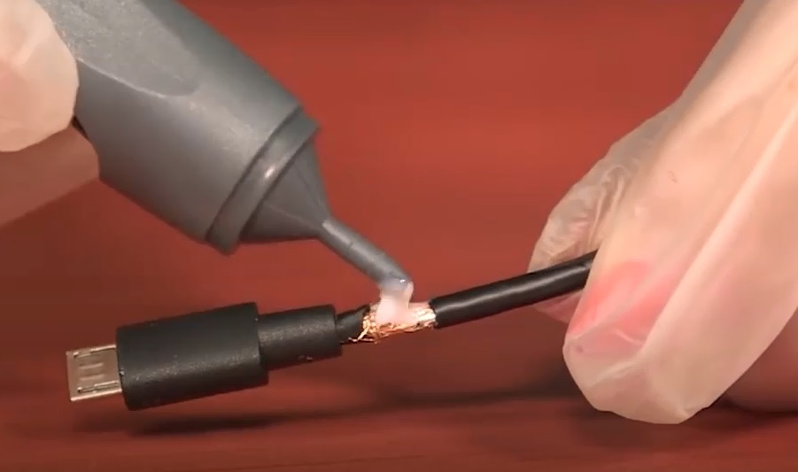 Chiec but than ky co the sua cap dien thoai cu nat hinh anh