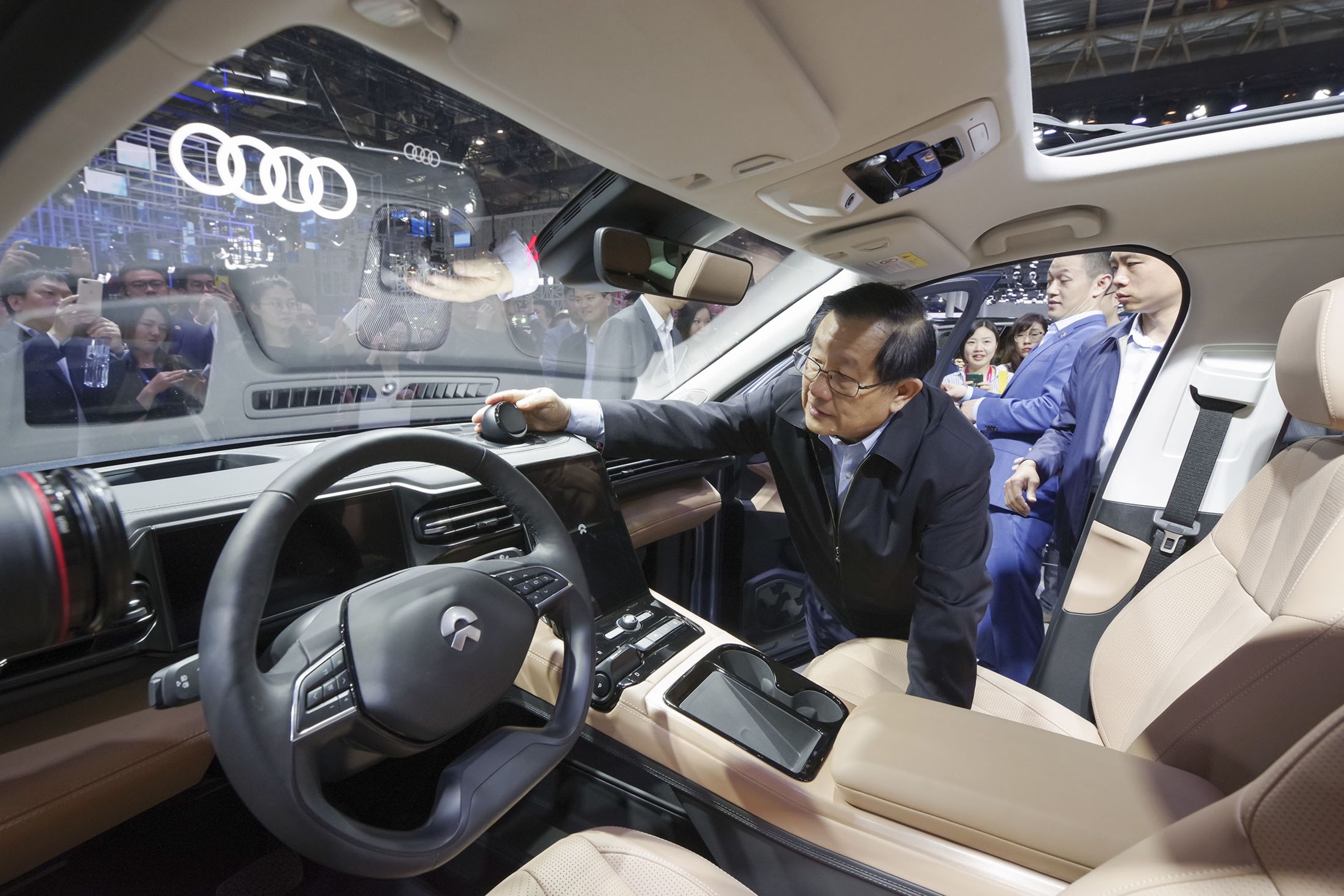 Khong phai Elon Musk, nguoi dan ong TQ nay moi la ‘vua xe dien’ hinh anh
