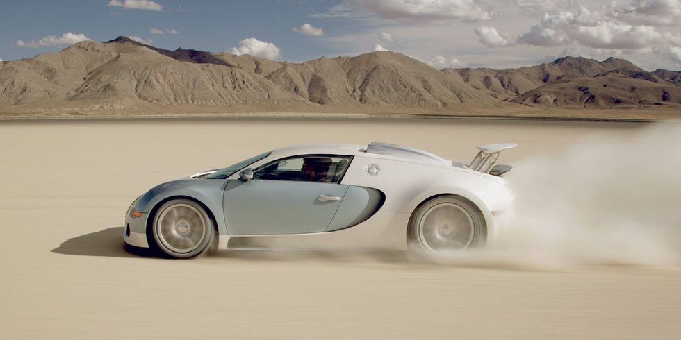 Bình xăng Bugatti Veyron giá 42.000 USD ảnh 1 Binh xang Bugatti Veyron gia 42.000 USD anh 1