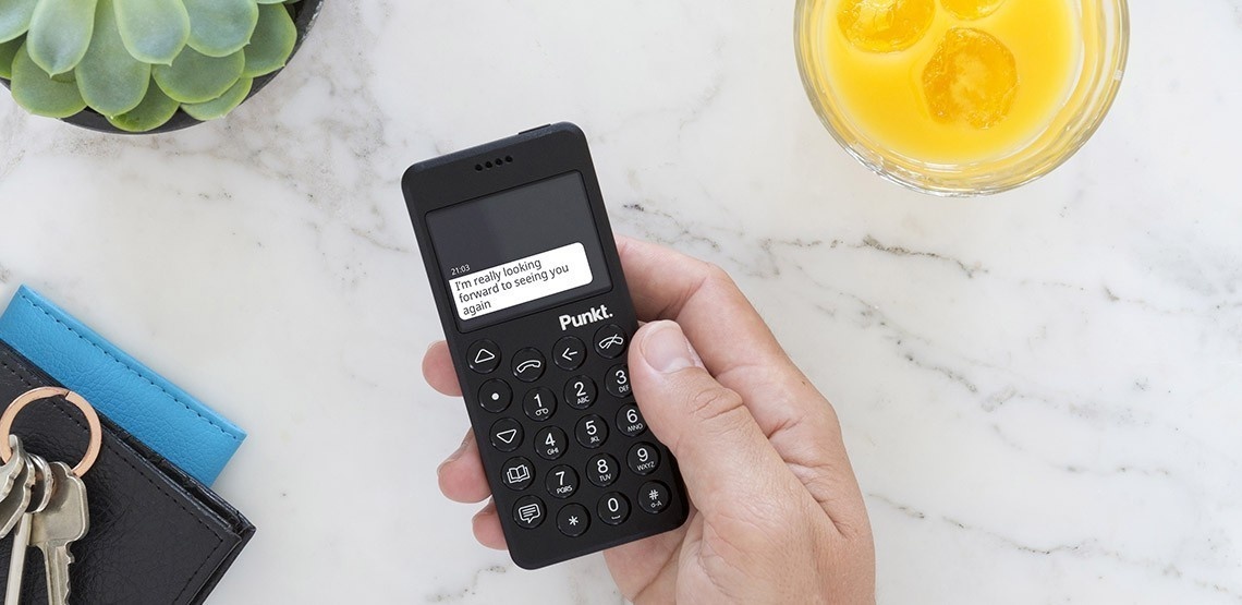 'Bo iPhone dung cuc gach, toi thanh nguoi hanh phuc nhu the nao?' hinh anh