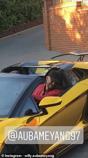 Lamborghini Aventador mạ vàng của Aubameyang ảnh 2 Lamborghini Aventador ma vang cua Aubameyang anh 2