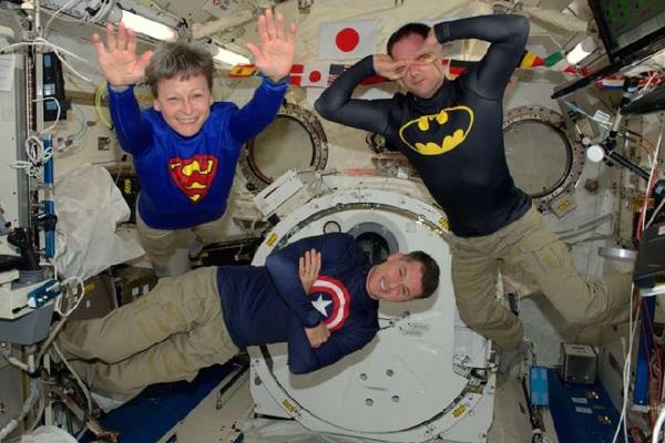 Cuoc song tren Tram vu tru Quoc te co gi dac biet? hinh anh