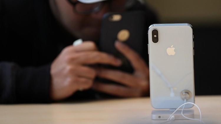 Nhom toi pham lua dao chiem doat so iPhone tri gia 19 trieu USD hinh anh