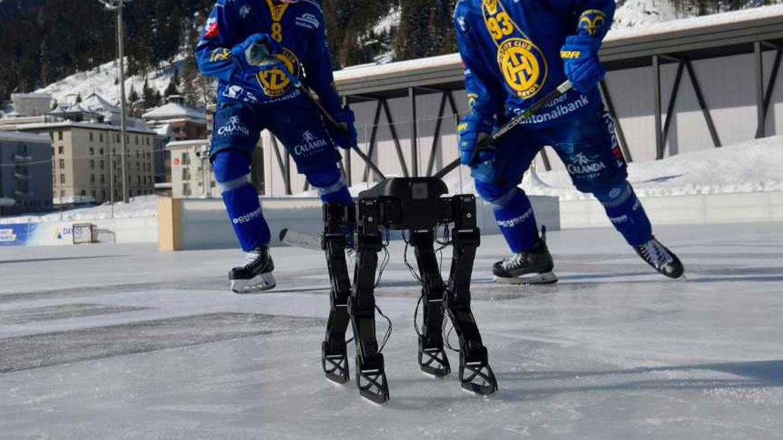 Chu robot nay co the truot patin nhu van dong vien chuyen nghiep hinh anh