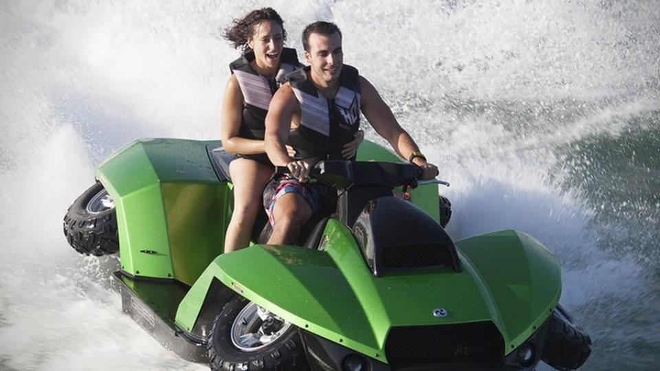 Chiec xe vua chay vua boi gia 42.000 USD hinh anh