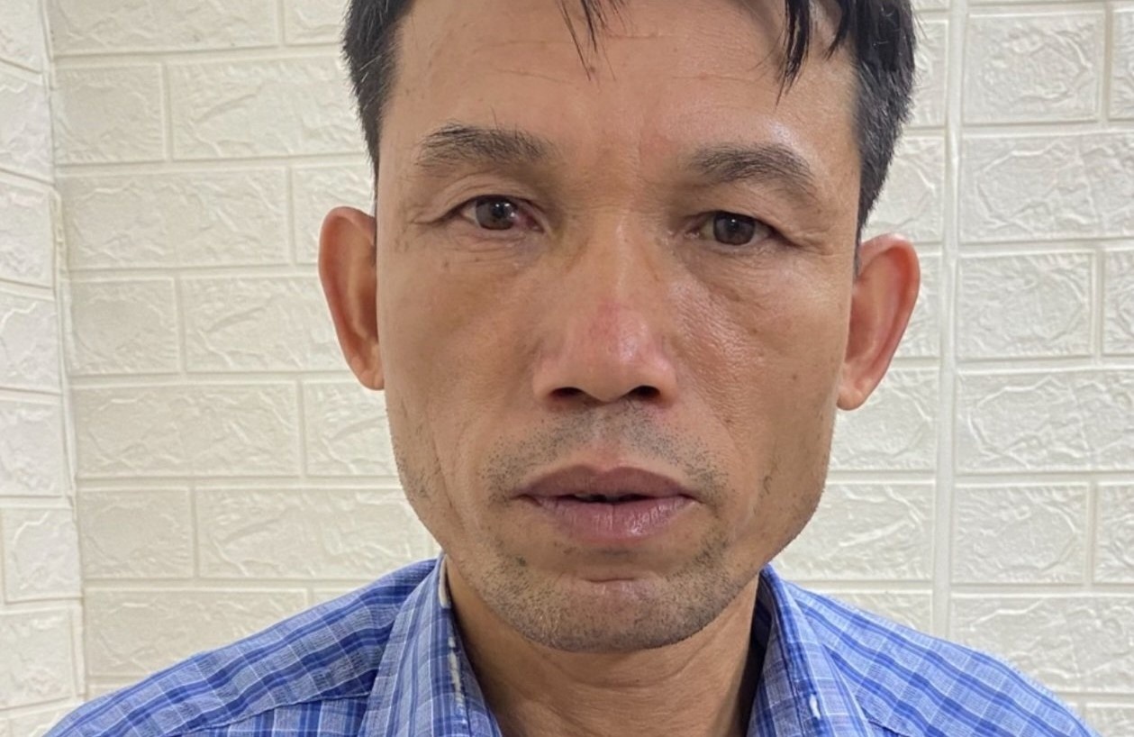 Bat khan cap nguoi dan ong bi to xam hai be gai 10 tuoi hinh anh