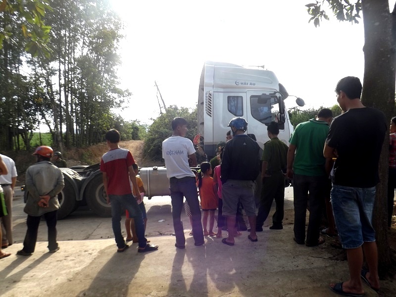 Hiện trường nơi phát hiện tài xế Phú tử vong. Ảnh: Quỳnh Lưu.