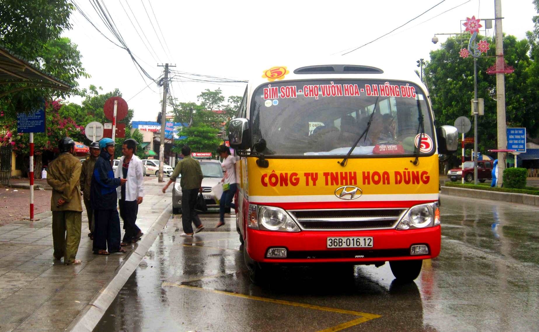 Noi xe buyt Ninh Binh - Thanh Hoa phuc vu ky thi THPT 2015 hinh anh