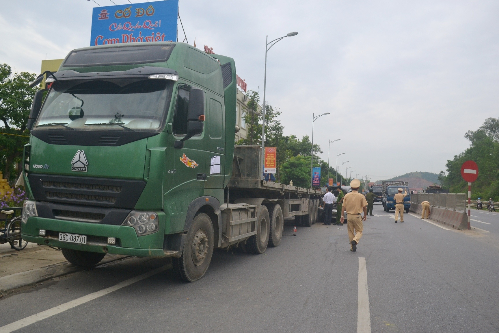 Vụ tai nạn xảy ra vào khoảng 4h30 sáng 19/7, t