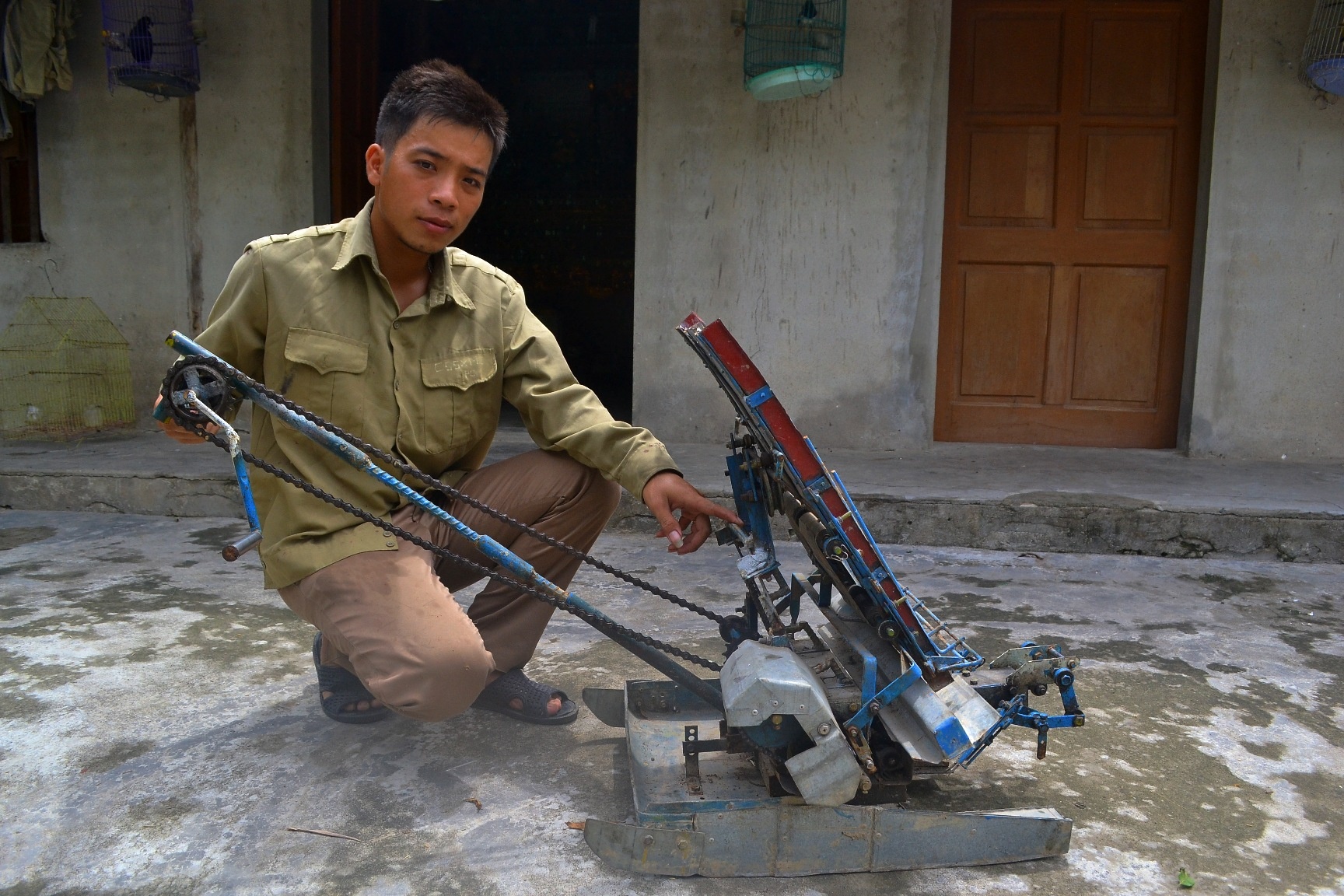 Chang nong dan 9X che tao may cay khong dong co hinh anh