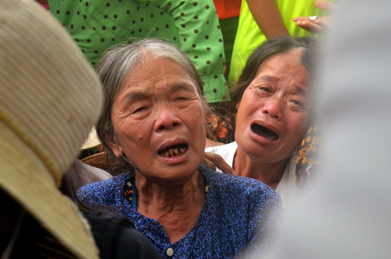 Le cau sieu dam nuoc mat cho 6 ngu dan gap nan hinh anh