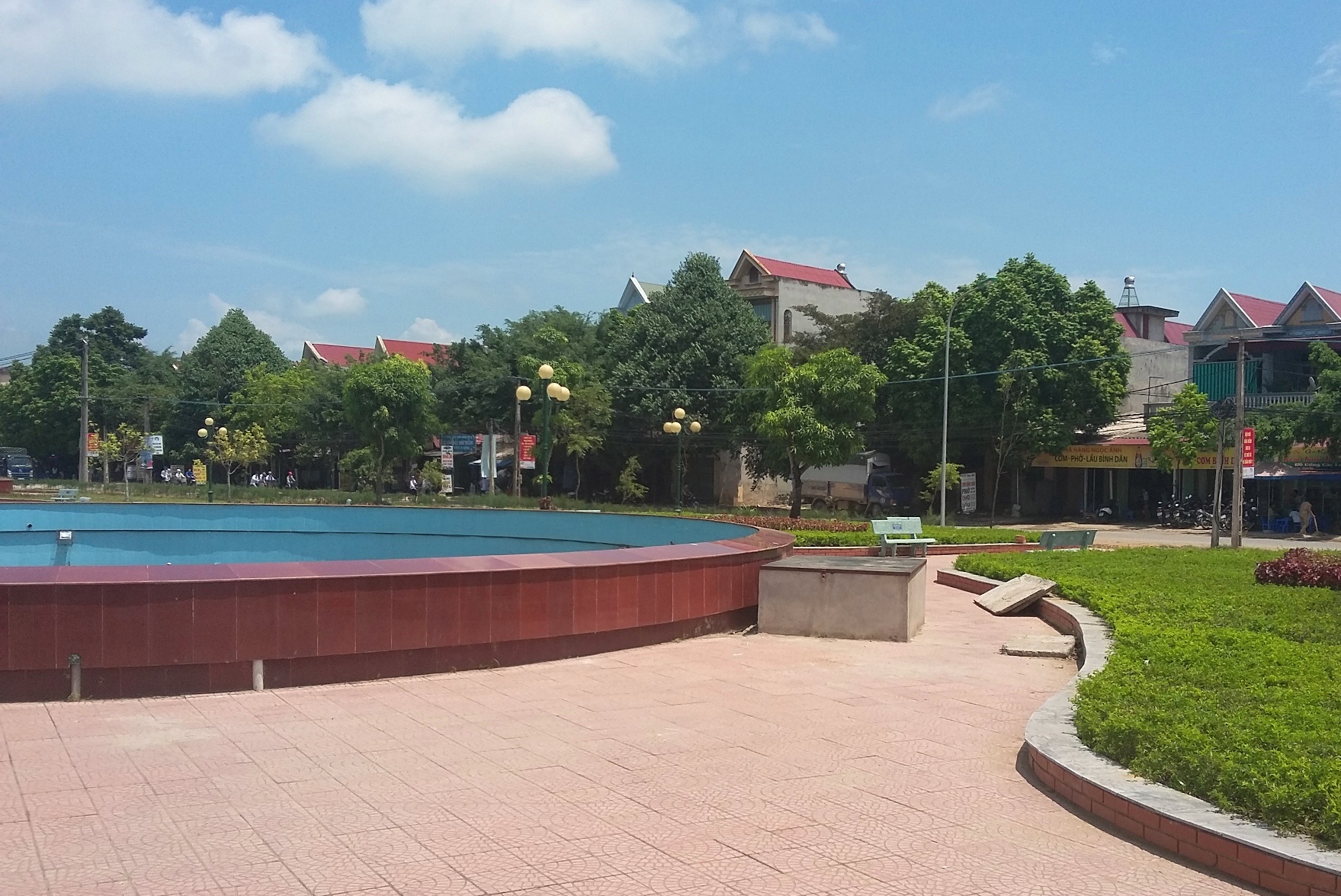 Công viên huyện Vĩnh Lộc (Thanh Hóa), nơi xảy ra vụ nữ sinh bị đánh hội đồng. Ảnh: Nguyễn Dương.