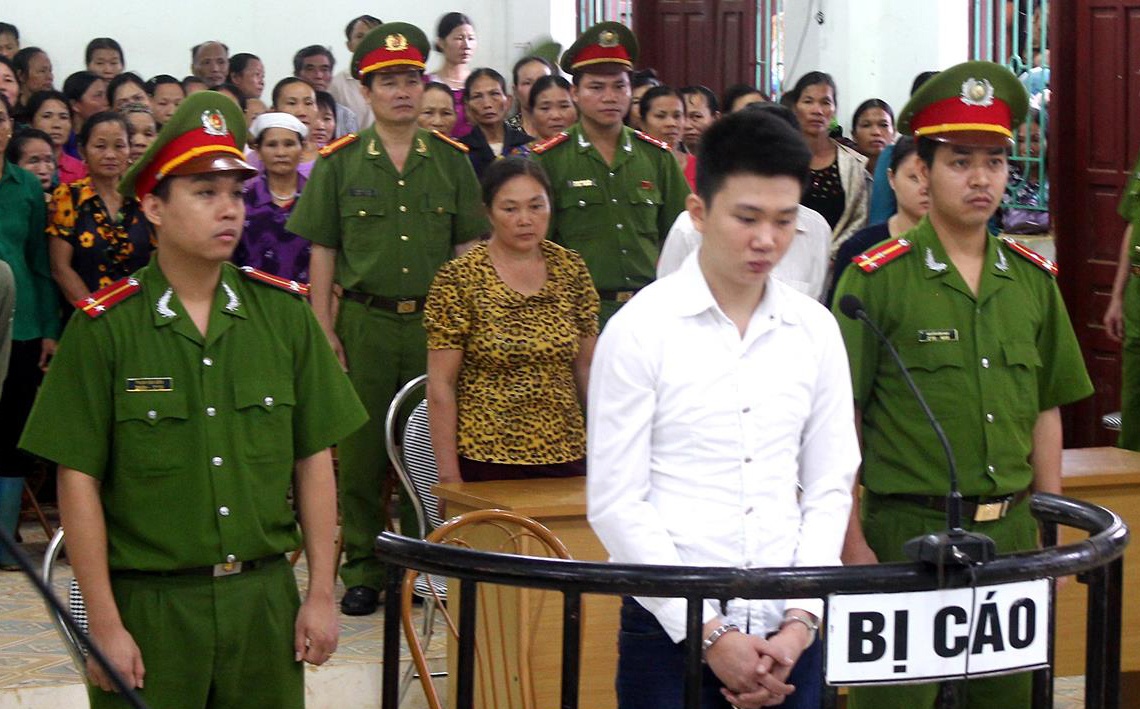 Ten trom giet co giao roi dot xac phi tang linh 18 nam tu hinh anh