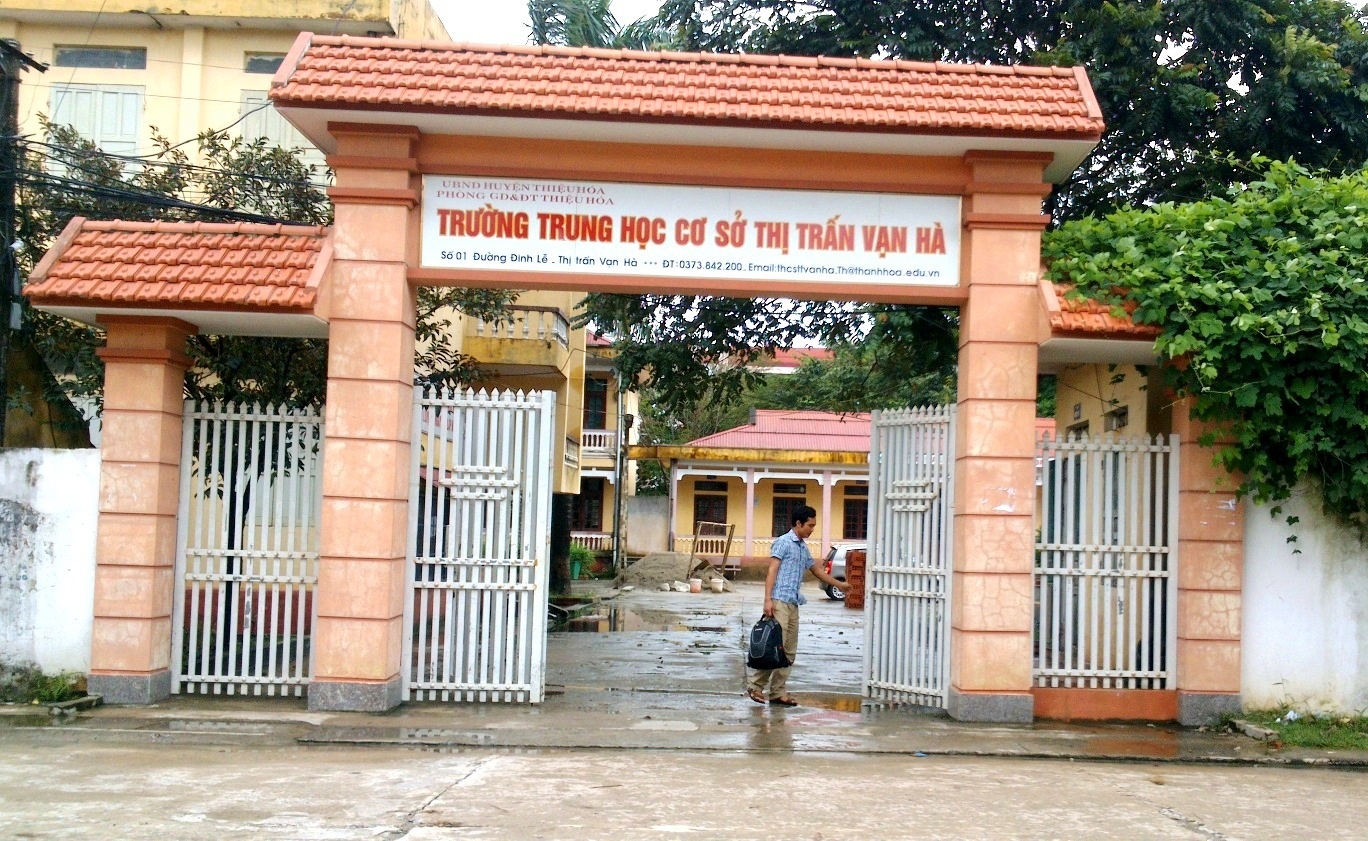 Ky luat hieu truong beu ten phu huynh trong gio chao co hinh anh