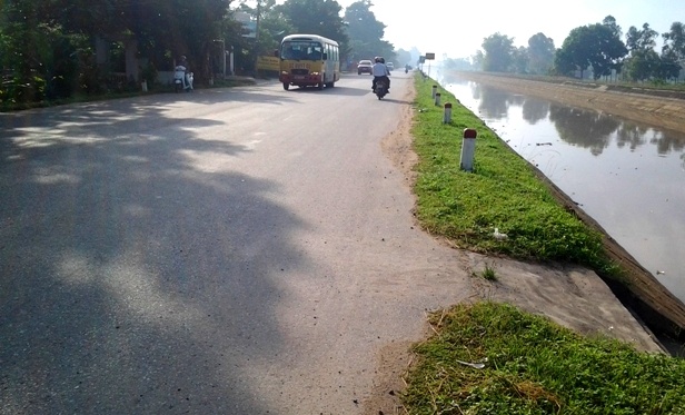 Truy lung tai xe gay tai nan, bo mac nan nhan trong dem hinh anh