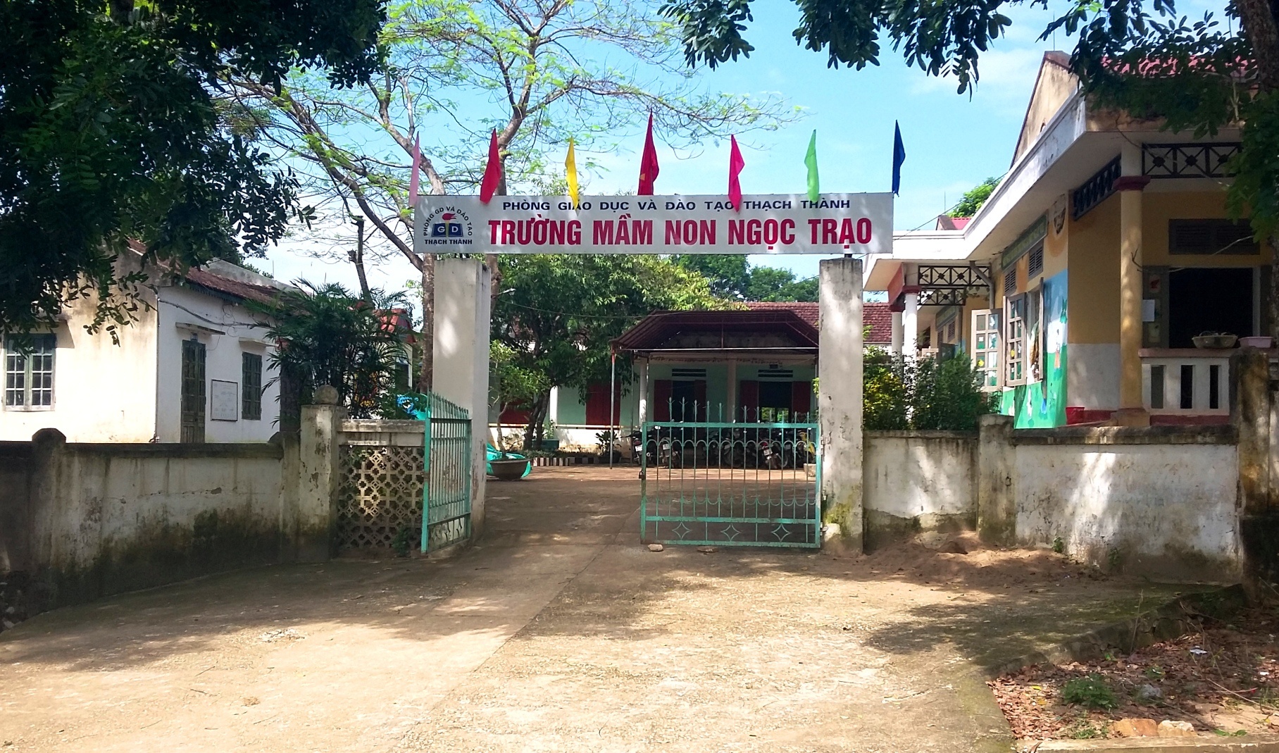 Hieu pho truong mam non bi to mua bang THPT noi gi? hinh anh