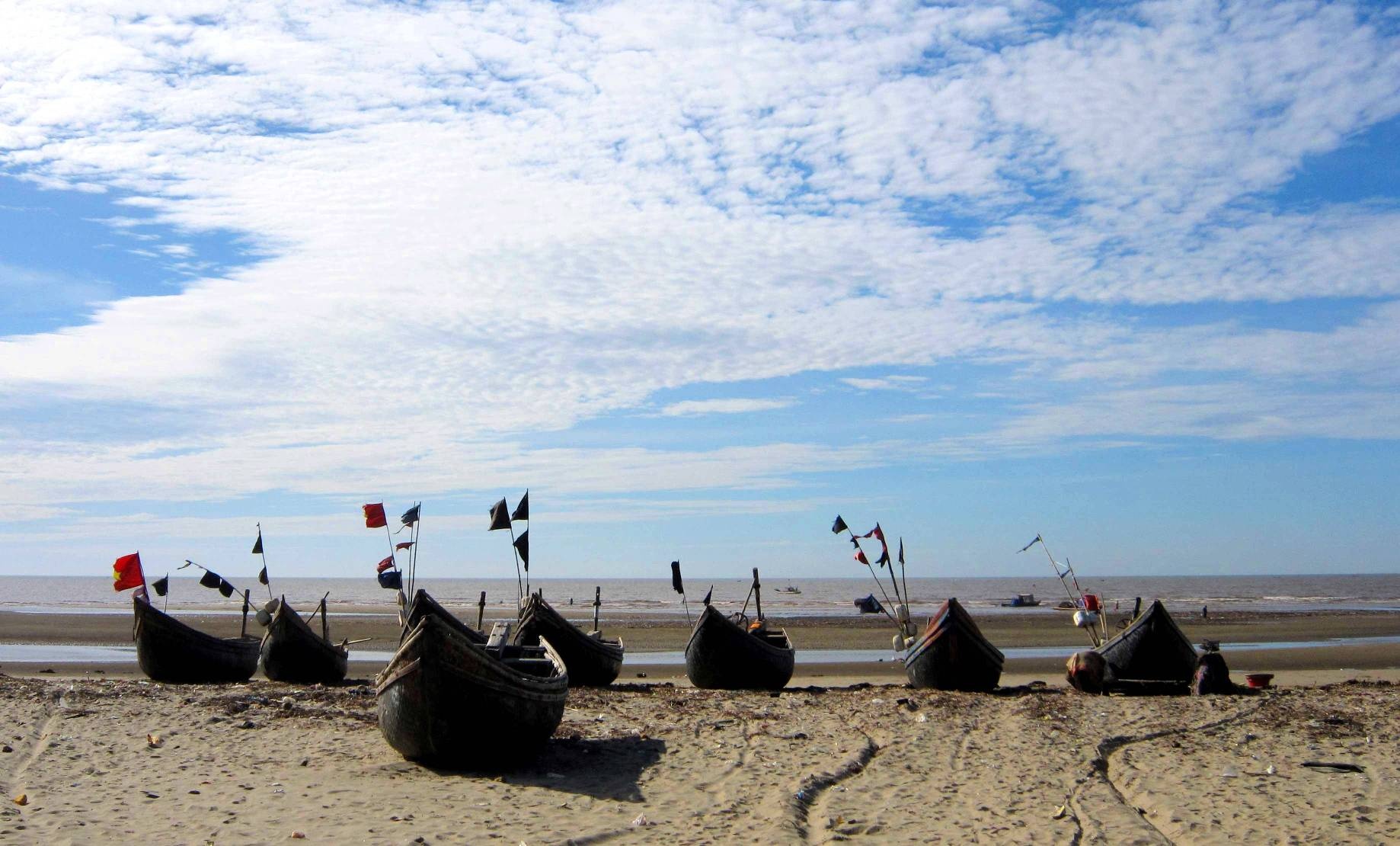 Ra bien tam, nu sinh lop 8 bi duoi nuoc hinh anh