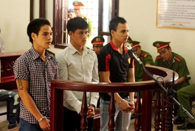 Nhom trai lang ham hai nu sinh khong duoc giam an hinh anh