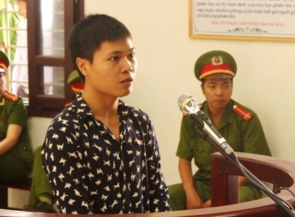 Hai nhom thanh nien hon chien vi cai nhin deu hinh anh