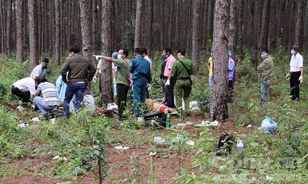 Pho bi thu doan xa chet trong tu the treo co hinh anh