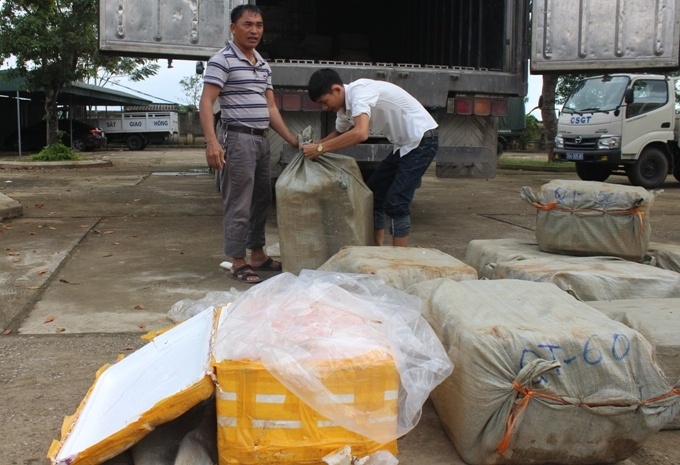 6 tan nam va thit thoi tren duong vao TP HCM hinh anh