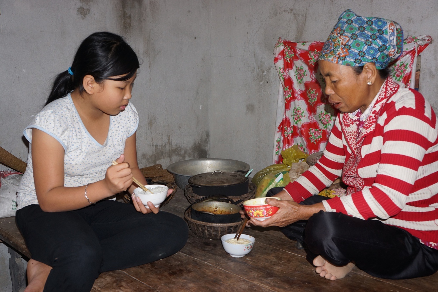 Noi chi co nguoi gia va tre em hinh anh