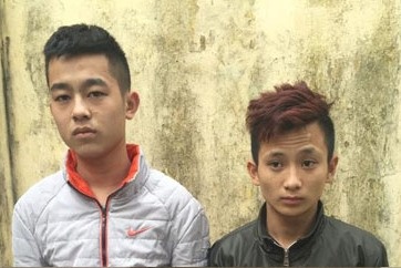 4 thanh nien danh nguoi, ep ky giay vay no 70 trieu hinh anh