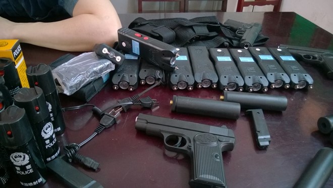 Hai anh em chuyen ban dui cui dien, con sat qua Facebook hinh anh