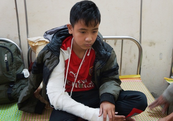 Tam dung cong tac thay giao danh hoc sinh phai bo bot hinh anh