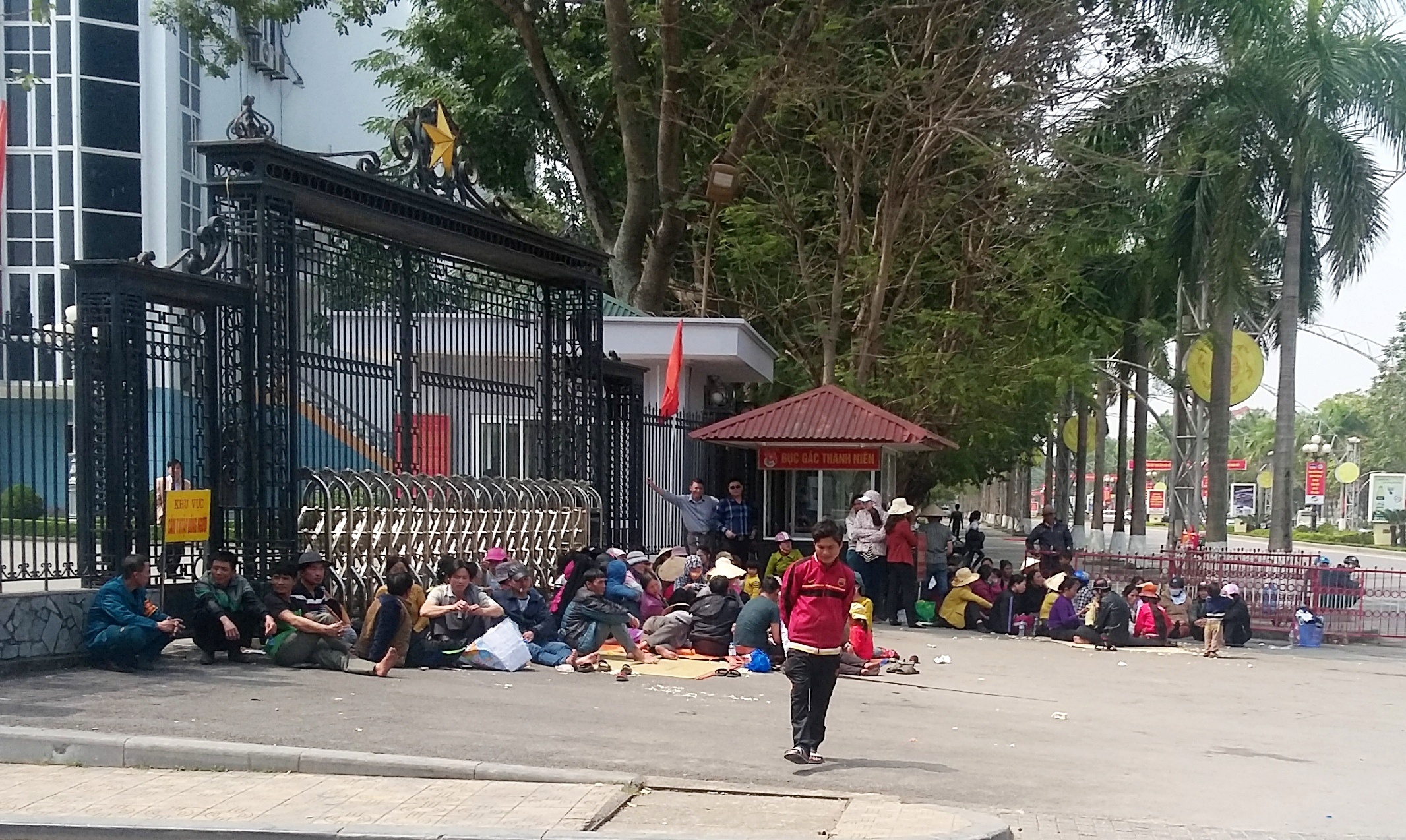 Tinh ho tro, dan van vay UBND phan doi giao dat cho FLC hinh anh