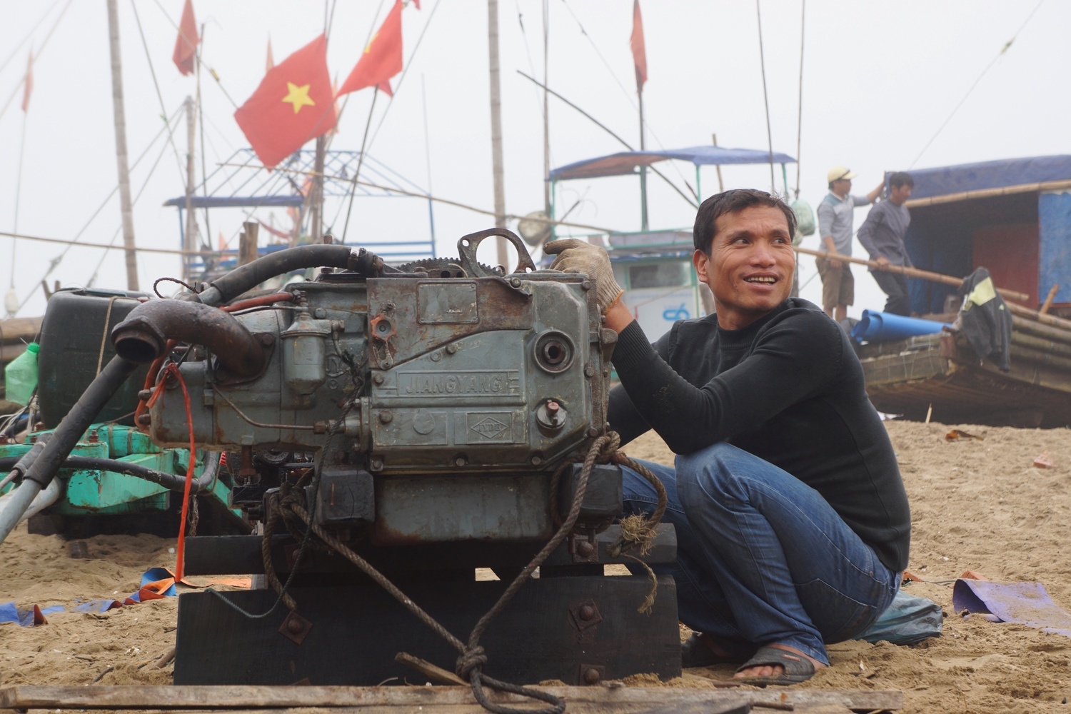 ngu dan Sam Son,  Bi thu Thanh Hoa doi thoai voi ngu dan Sam Son anh 8