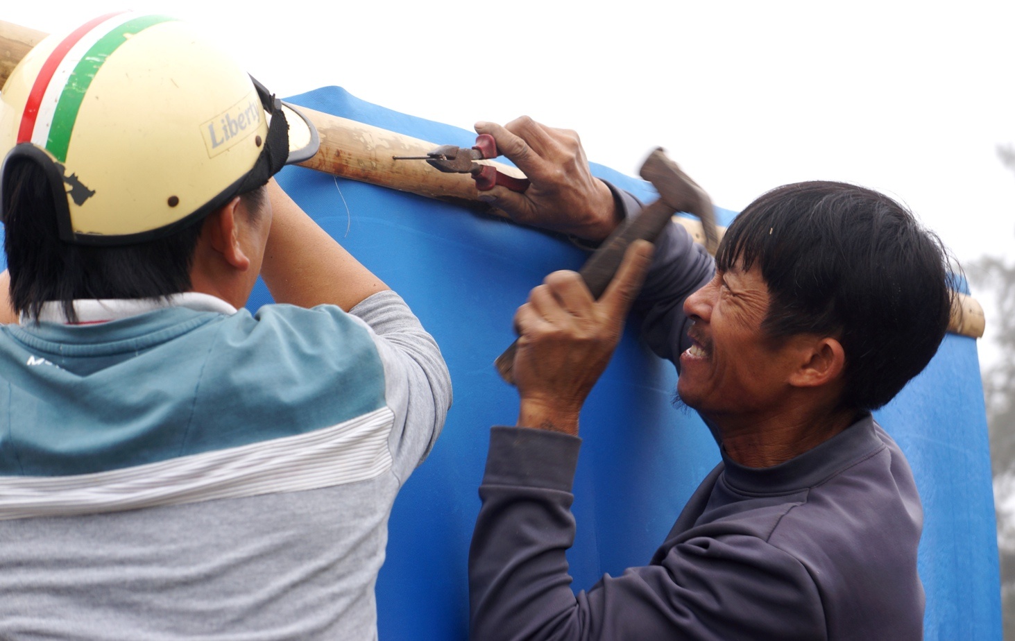 ngu dan Sam Son,  Bi thu Thanh Hoa doi thoai voi ngu dan Sam Son anh 9