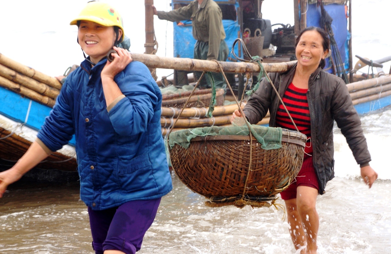 Sam Son giu lai 3 ben thuyen anh 2