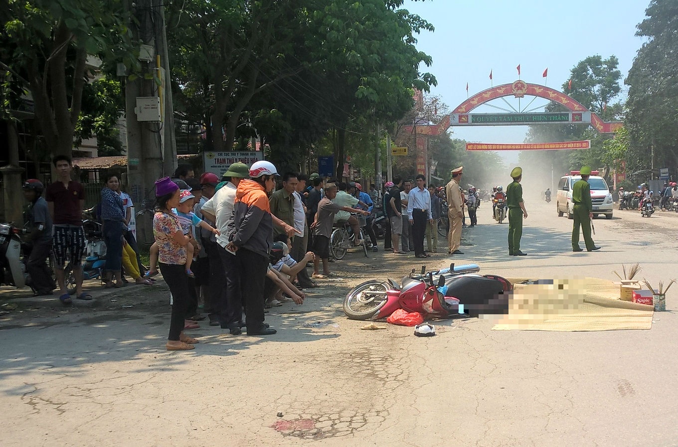 Xe tai can hai me con anh 1